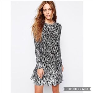💃BCBGMaxazria Jeanna Crewneck printed dress XS